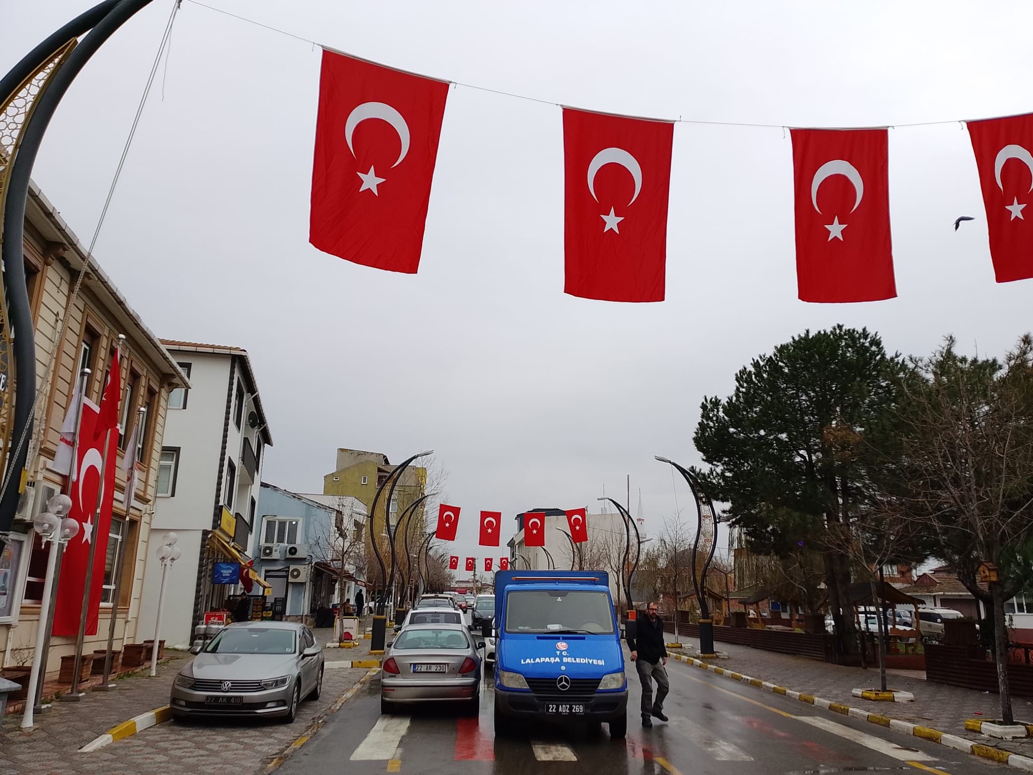 Lalapaşa şanlı bayrağımızla donatıldı