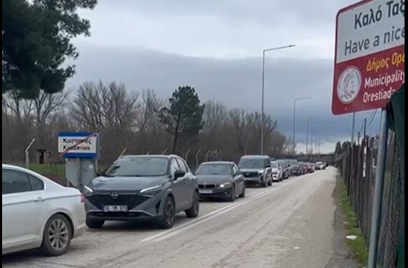 Pazarkule Sınır Kapısı’nda araç kuyruğu