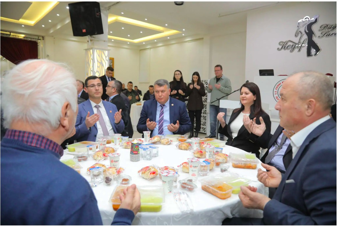 Başkan Gencan Sanayi esnafıyla iftarda buluştu