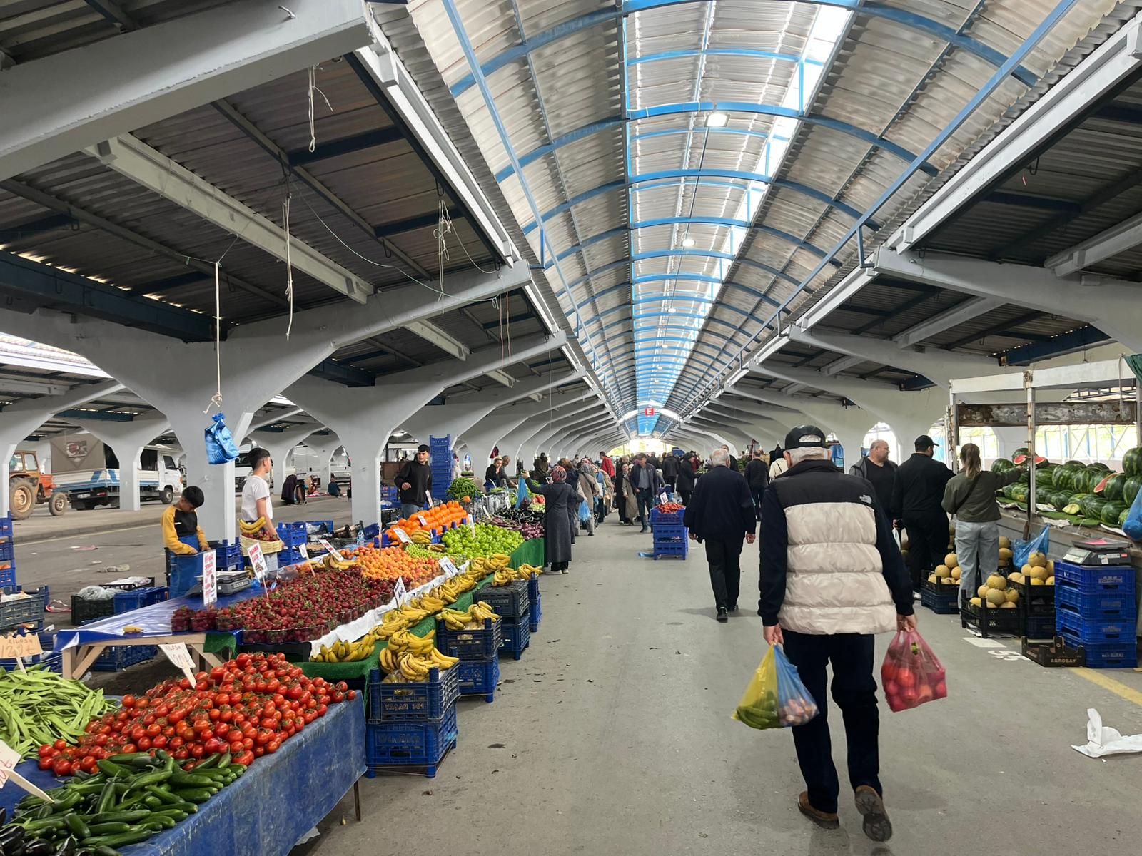 Pazar fiyatları el yakıyor